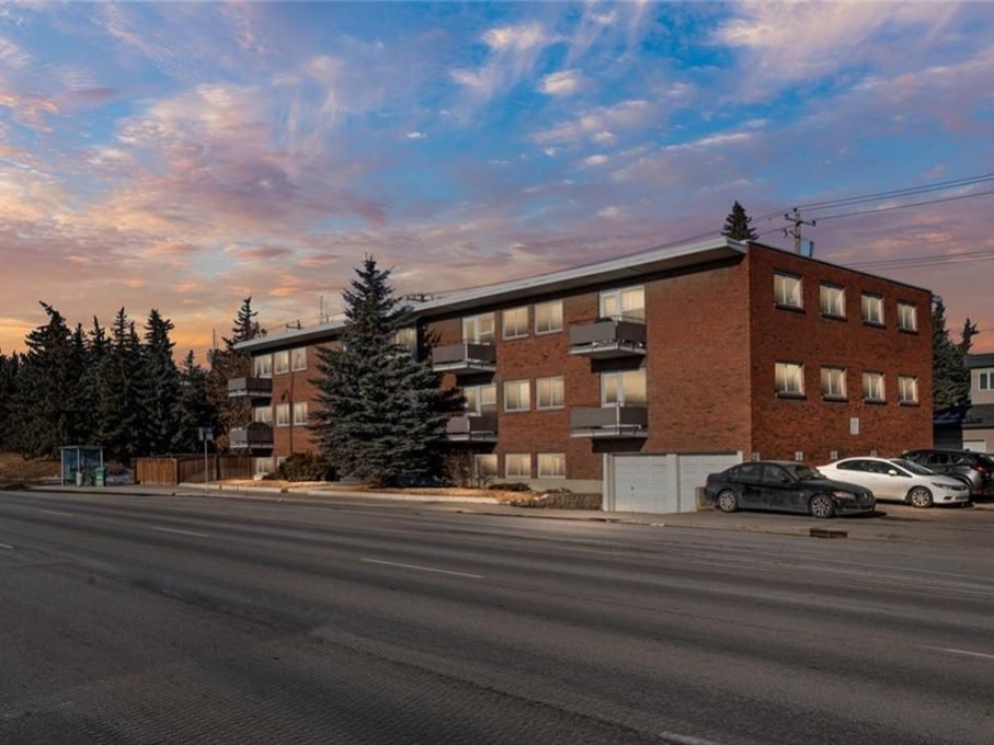 Apartment style condo in Banff Trail
